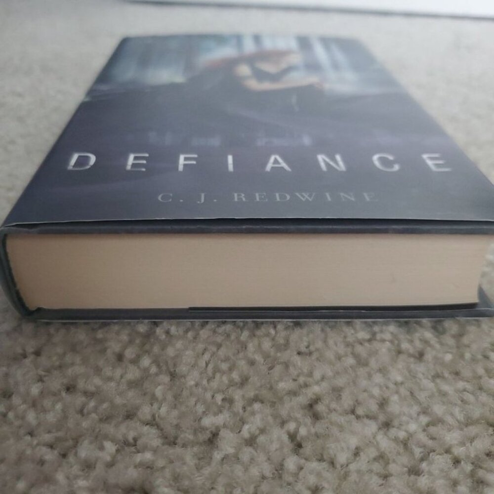 Book: Defiance - Picture 4 of 6